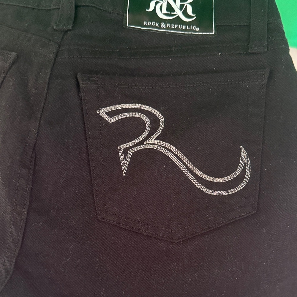 * New *Rock & Republic Black Denim with Embroidered Pocket